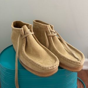 Clark’s Suede Wallabee Boots Size 9